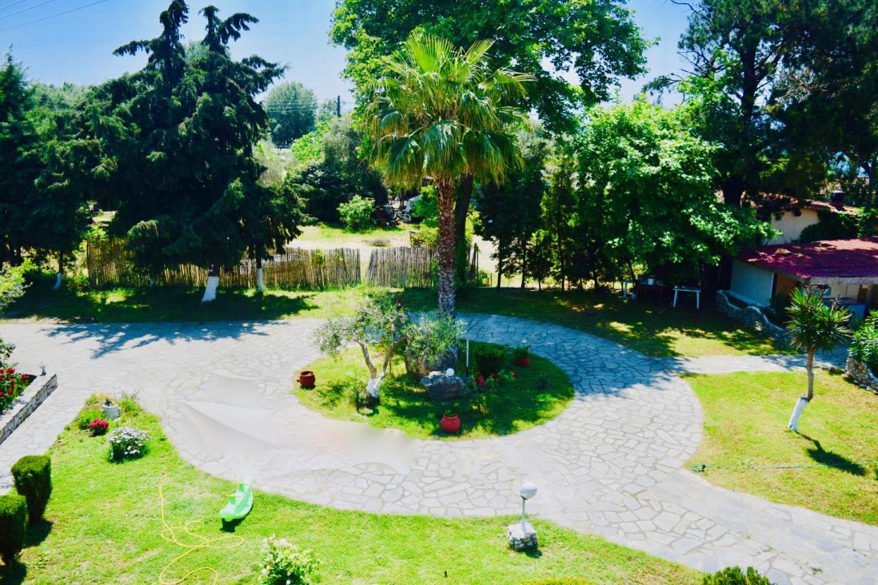 אואוראנואופולי Hotel Kari מראה חיצוני תמונה