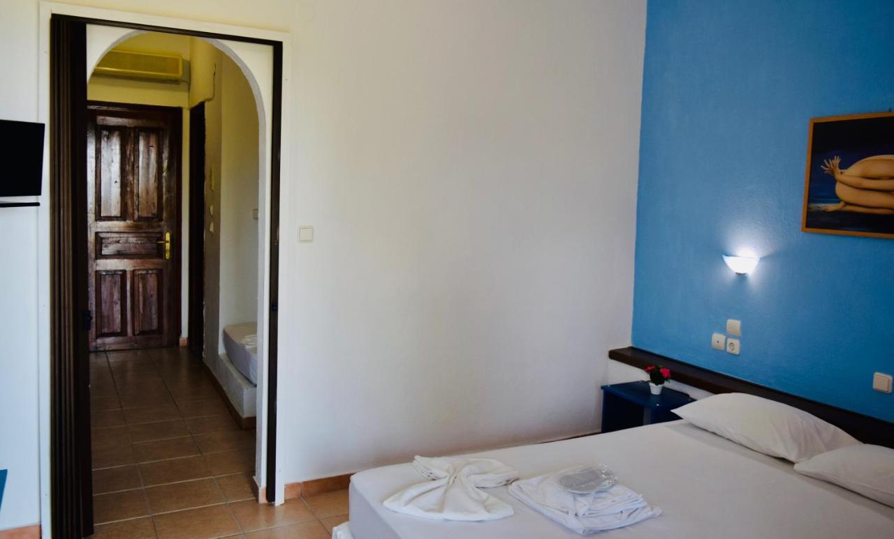 אואוראנואופולי Hotel Kari מראה חיצוני תמונה