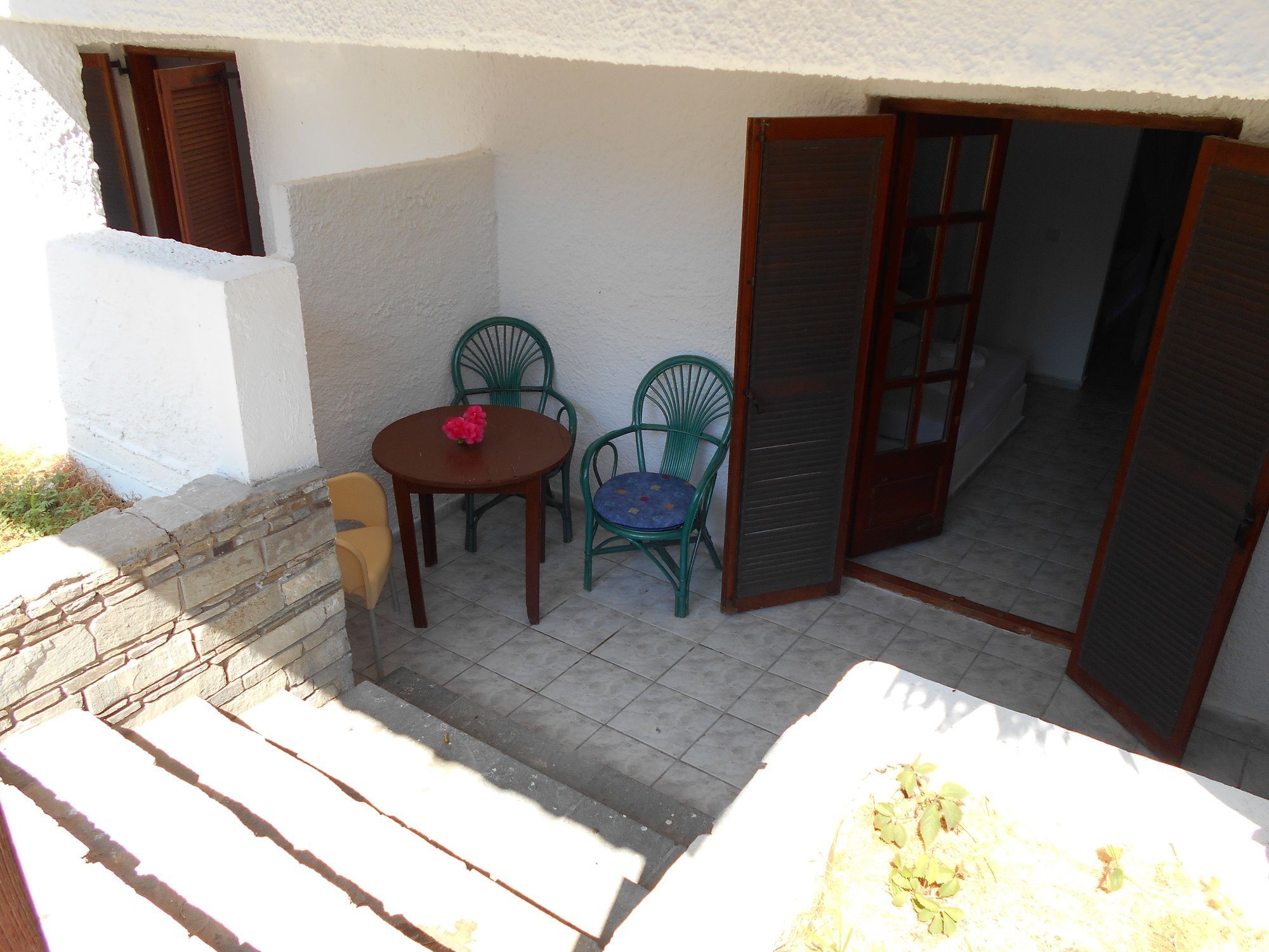 אואוראנואופולי Hotel Kari מראה חיצוני תמונה