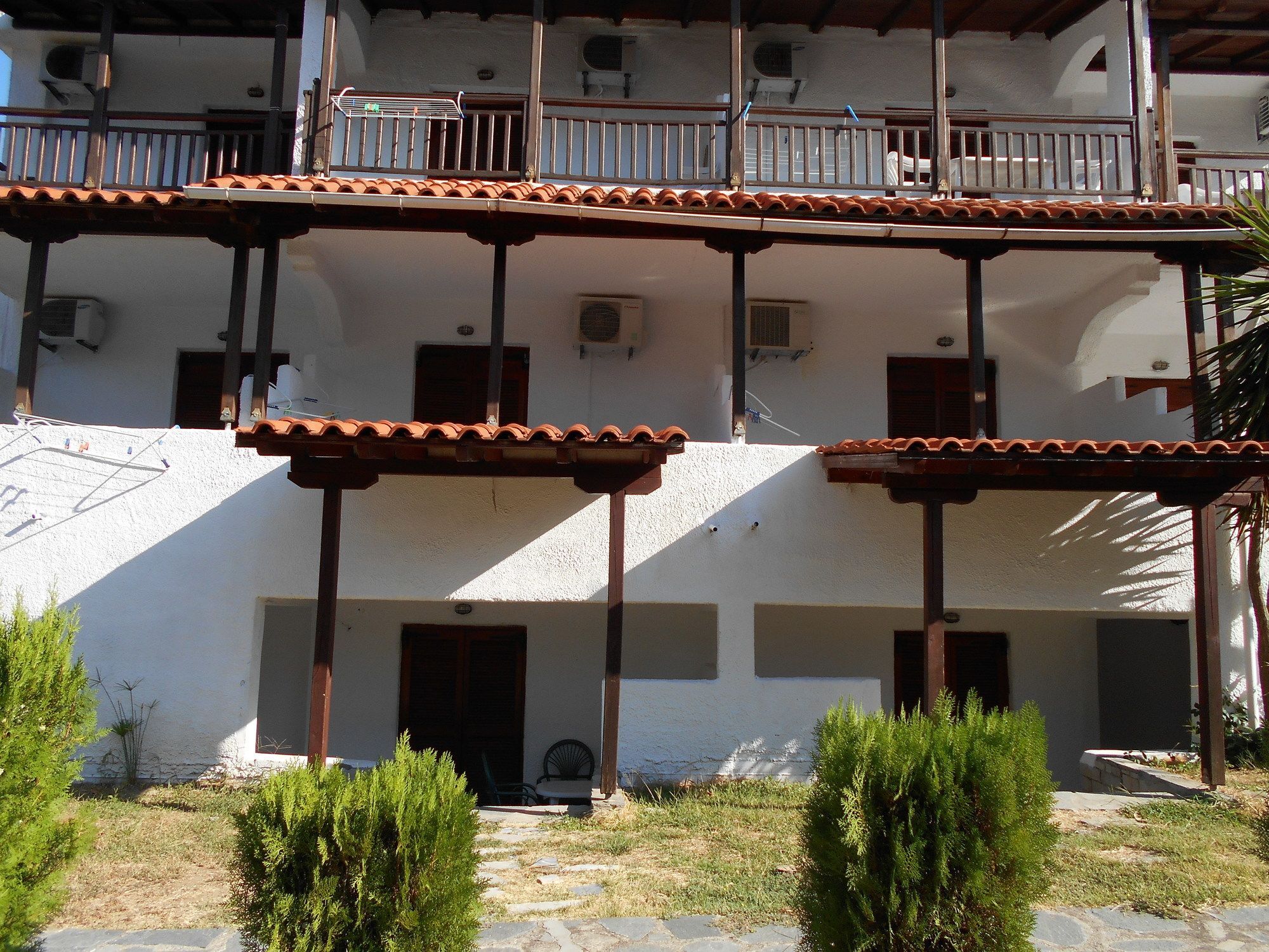אואוראנואופולי Hotel Kari מראה חיצוני תמונה