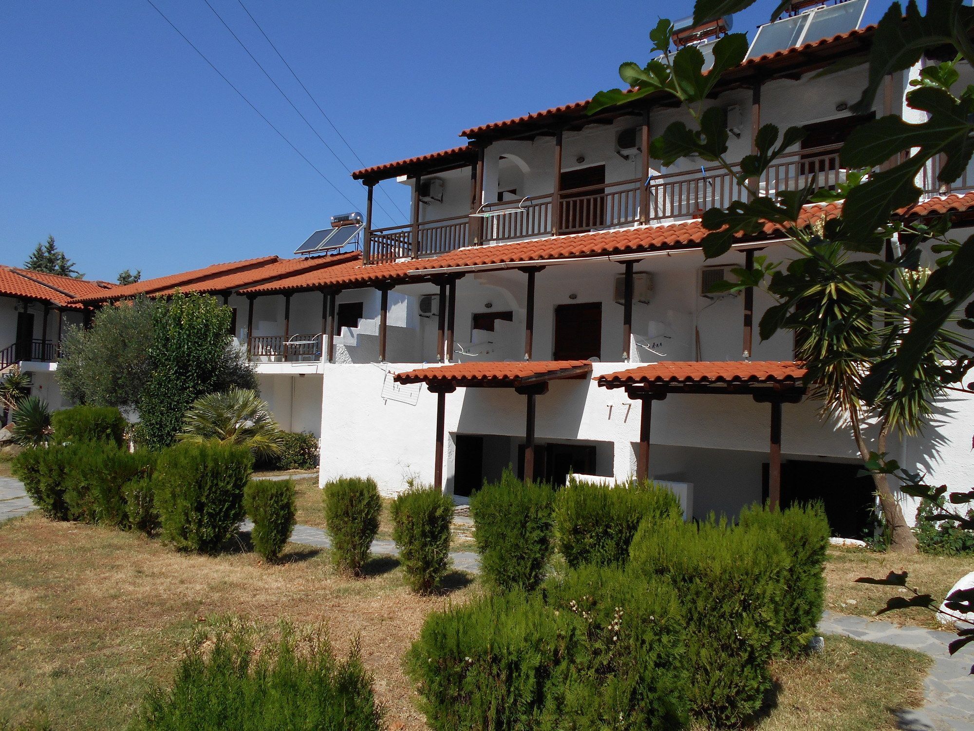 אואוראנואופולי Hotel Kari מראה חיצוני תמונה